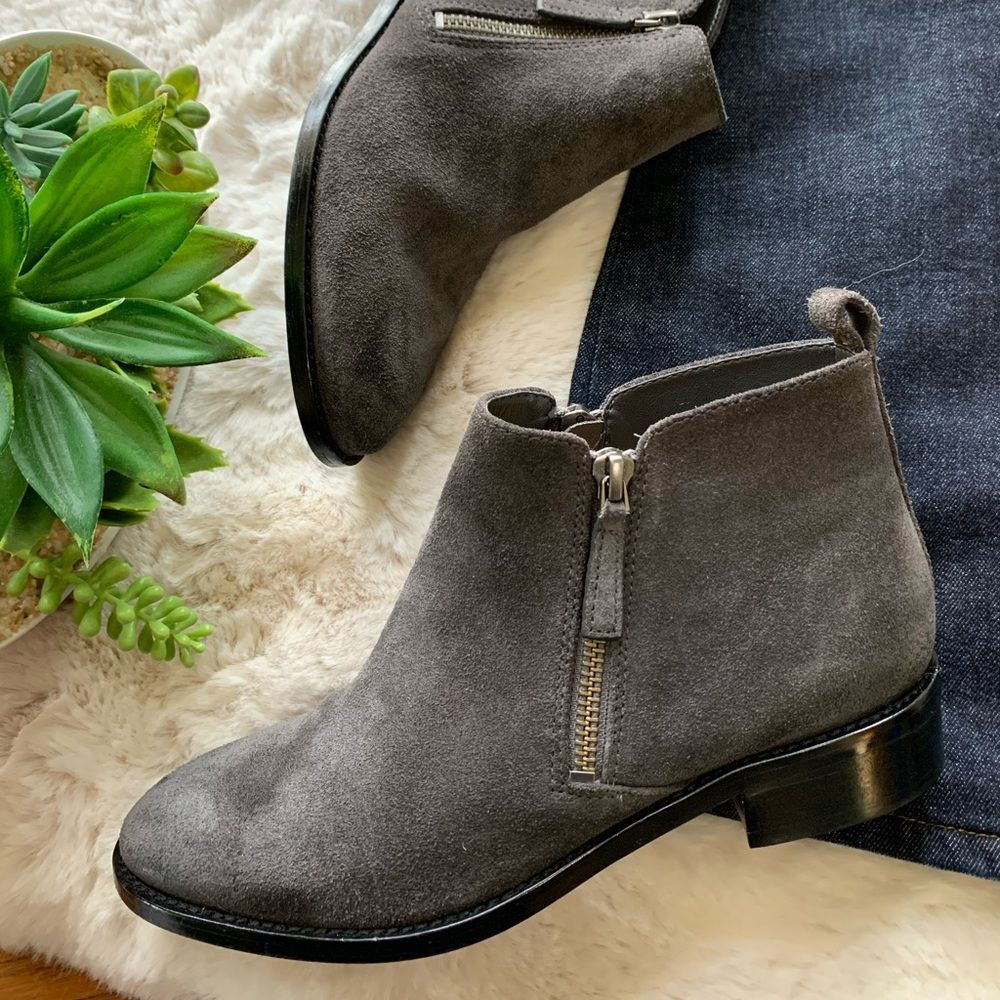 Michael Kors Suede Low Heel Ankle Boot Bootie Two Zippers Gray Women’s Size 5.5 - Picture 2 of 16